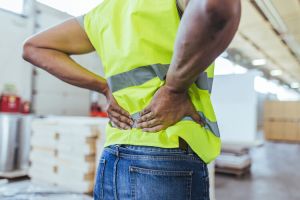 ¿El «cáncer» son las bajas… o un modelo laboral que obliga a trabajar enfermo?