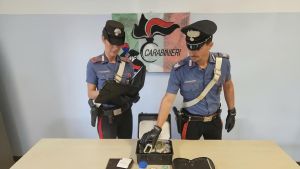 Gallarate, sequestrati più di 130 grammi di Mdpv, bilancini e oltre 5mila euro