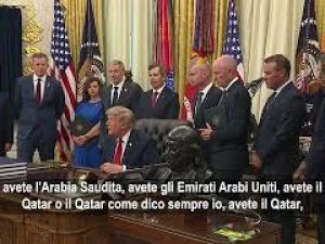 Trump: Vogliamo essere rimborsati per lo stretto di Hormuz