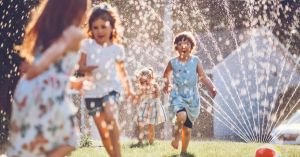 How to Raise a Child Other Kids Want to Be Friends With