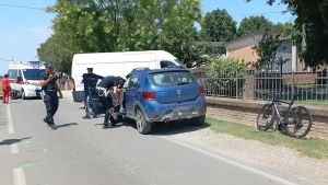 Il malore e poi l’urto con un ciclista a Campagnola, morto il pedone di 41 anni