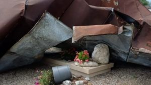 Belluno, temporale e forte vento: scoperchiata parte del cimitero di Prade