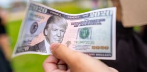 En voulant figurer sur un billet de 250 dollars, Donald Trump impose sa méthode à l’opposé de la BCE et de la Suisse
