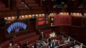 I franchi tiratori bocciano l'emendamento sulle preferenze alla legge elettorale. Maggioranza sotto