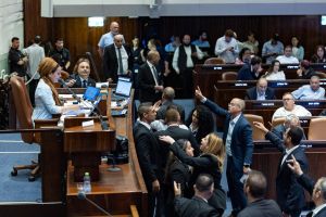 Knesset passes law banning arrests of Haredi draft dodgers, legitimizing ongoing non-enlistment