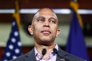 Jeffries Says He’s Voting Against Measure to Cut Aid to Israel by $3.3 Billion