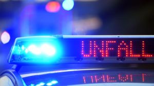13-Jährige stirbt bei Unfall auf A3 - vier Schwerverletzte
