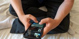 NZ’s floated social media ban for under‑16s could unite two groups that rarely agree