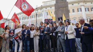Meloni inciampa sulla legge elettorale. Opposizioni all'attacco, ma sul “dopo” spuntano le sfumature