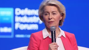 Ursula va a Kyiv con un pacchetto di sanzioni alla Russia depotenziato
