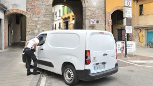 Ingressi abusivi ai varchi della Ztl a Udine: nel primo giorno staccate 150 multe