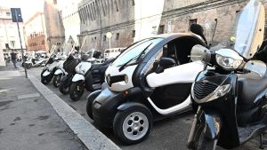 Dopo la stretta sulle minicar. Federauto, appello al Comune: 