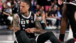 Virtus, capitan Hackett è nel futuro. Difesa, leadership e un nuovo ruolo
