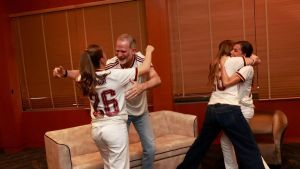 Así celebraron los Reyes y sus hijas el triunfo de España ante Francia en un hotel de Barcelona