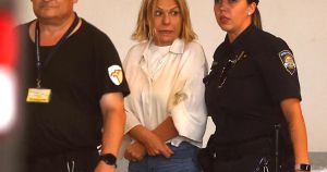 Čudo koliko je čestitih uglednika s lisicama na rukama!