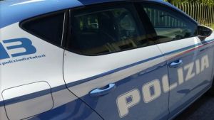 Rapina nella notte a Lignano, imprenditore aggredito e picchiato in casa da tre banditi