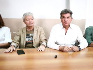 Castellammare di Stabia, l'ex sindaco Luigi Vicinanza: «Andiamo via a testa alta e con le mani pulite. Nessuna mazzetta, solo mazzate»
