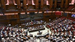 Bocciato anche l'emendamento sulle preferenze di Vannacci. Ora c'è l'ipotesi Senato