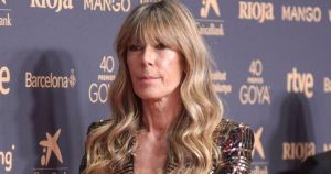 Begoña Gómez entrega al juez Peinado los billetes de avión a Reino Unido reiterando que el pasaporte no lleva sello