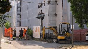 Incendio in un condominio a Ferrara, evacuati 12 appartamenti