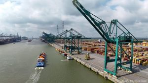 Strafrechtelijk onderzoek naar giftig lek in haven van Antwerpen