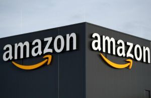 Amazon Shares Climb On Strong Cloud Growth And Retail Resilience Amid AI Investments