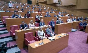 Hrvaška želi politično krepiti Hrvate v BiH