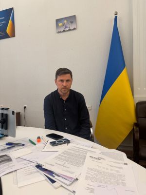 Mykhailo Podolyak’s advice for Zelensky: ‘Destroy every Russian oil refinery’