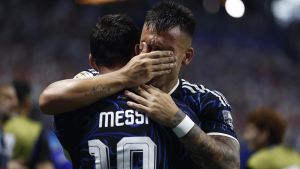 L'Argentina risorge ancora, rimonta pazzesca sull'Inghilterra: 2-1, decide Lautaro al 92'. Albiceleste in finale con la Spagna