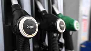 Carburanti, la risalita dei prezzi. Il “pieno“ è sempre un salasso. Ora costa tra 5 e 6 euro in più