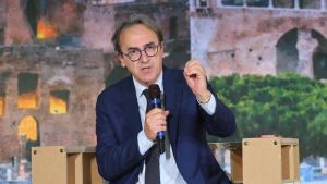 Il pressing di Bonelli dopo la bocciatura dell’emendamento: “Meloni ha fallito. Ora tocca alla sinistra”