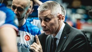 Cev, inizio difficile. Stoytchev dietro l’angolo