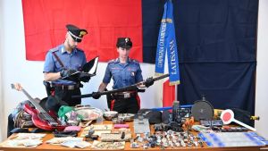 Furti in abitazione tra Friuli e Veneto: smantellata la banda del Suv con la sirena finta della Polizia
