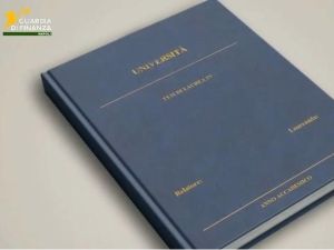 Napoli, centinaia di lauree rilasciate da falsa università: 37 indagati. Tra i 