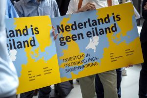 Wie bezuinigt op ontwikkelingssamenwerking, investeert onbedoeld in antibioticaresistentie