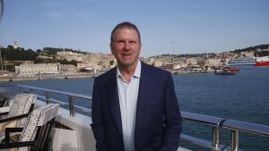 Sullo yacht dell’ambasciatore Usa: 