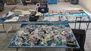 Abbigliamento contraffatto, multe anche ai clienti: sanzioni fino a 7.000 euro