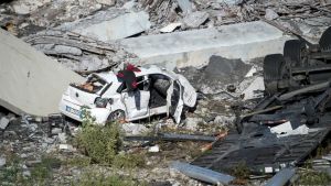 Ponte Morandi, la sentenza otto anni dopo il disastro: l’ex ad Castellucci condannato a 12 anni