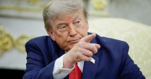 Vojni stručnjaci strahuju da će zbog Trumpove ludosti Amerika isprazniti skladišta naprednog oružja