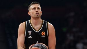 Aleksa Avramović napustio Dubai i prešao u klub koji predvodi legenda srpske košarke