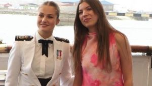 La 'mili' de tres años de Leonor, en vídeos inéditos publicados por la Zarzuela