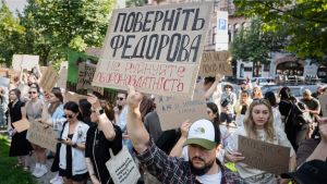 L’Ucraina scende in piazza e grida: Fedorov non si tocca