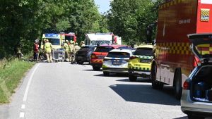 Hovedvej genåbnet efter alvorlig ulykke: En person er kommet alvorligt til skade