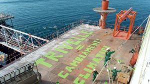 Blitz Greenpeace a Porto Corsini: 