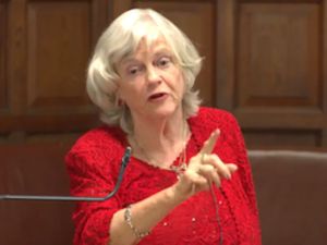 Ann Widdecombe : « Personne n’a le droit de vivre à l’abri de l’offense »