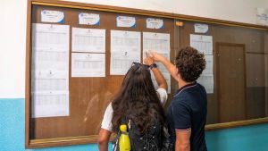 Maturità, è polemica in un noto liceo milanese: ragazza con la media del 7 bocciata all’esame finale. “Stangata senza precedenti”