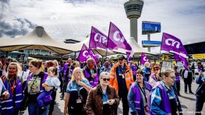 Vakbonden eisen beter werkklimaat voor beveiligers Schiphol