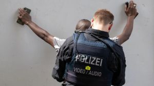 Nationalität von Tatverdächtigen nennen?: So sagt die Polizei den Ausländern, was sie für Verbrecher sind
