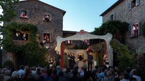 Nel teatro naturale di Reschio, tra spettacoli, corsi e percorsi