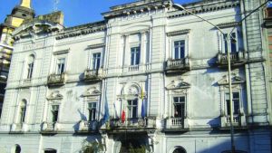 E la sinistra inciampa sulla legalità